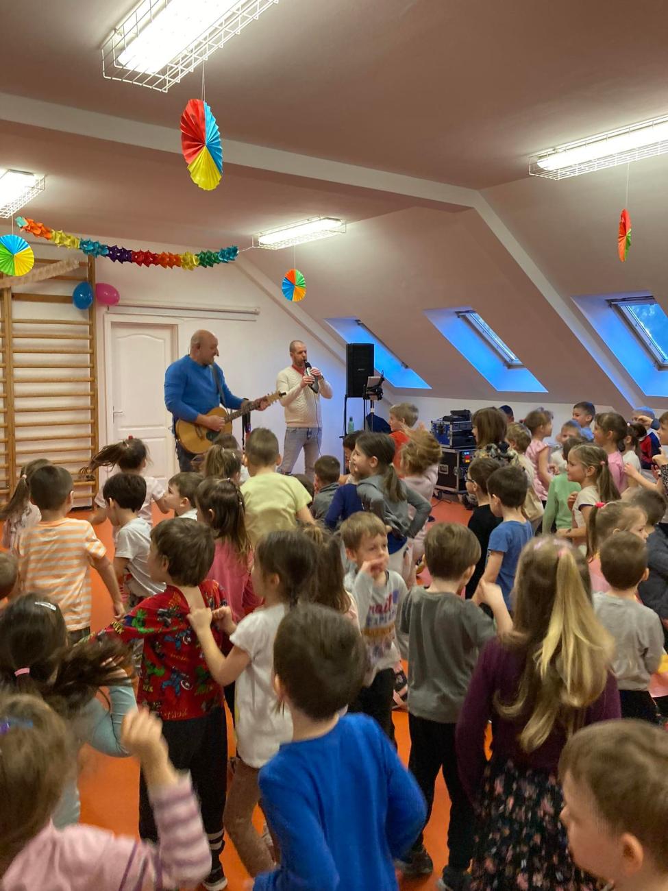Alma együttes a Béke utcai óvodában